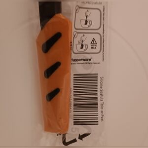 TUPPERWARE THIN SILICONE SPATULA NWT